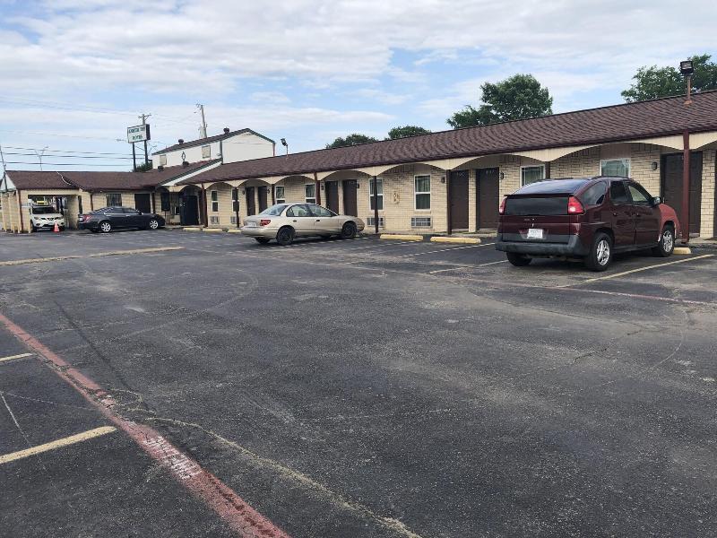 Golden Inn Dallas by Hotel O image