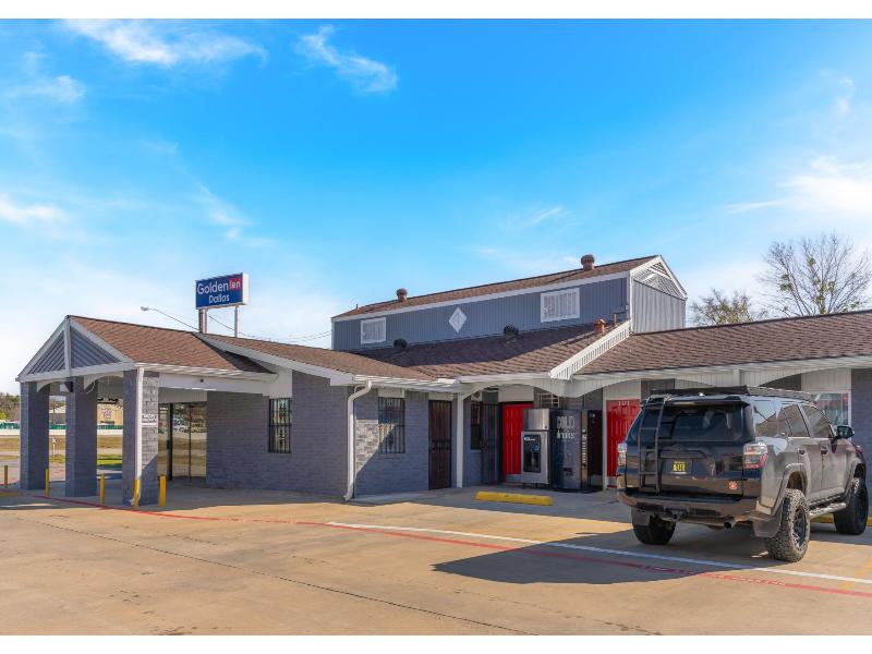 Golden Inn Dallas by Hotel O 2