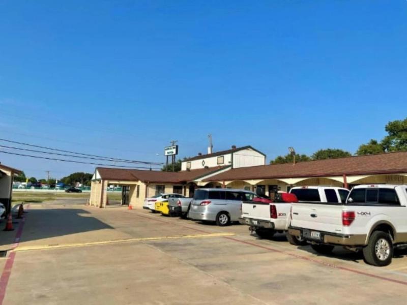 Golden Inn Dallas by Hotel O image
