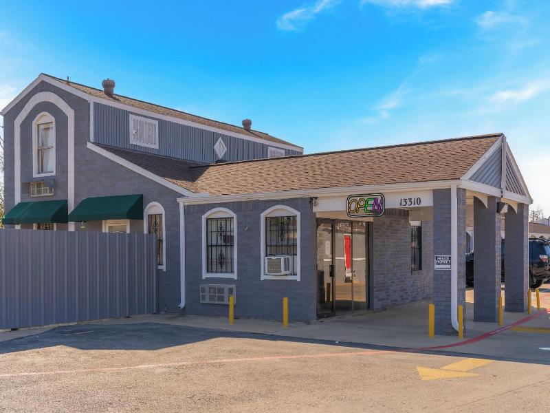Golden Inn Dallas by Hotel O — exterior view