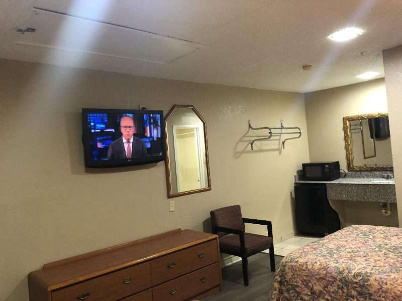 Golden Inn Dallas by Hotel O image