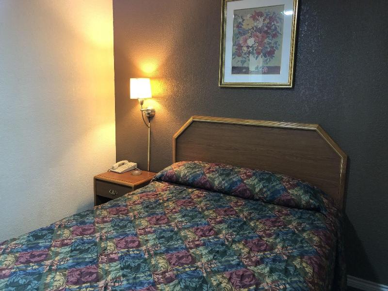 Golden Inn Dallas by Hotel O image