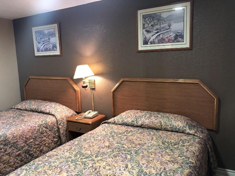 Golden Inn Dallas by Hotel O image