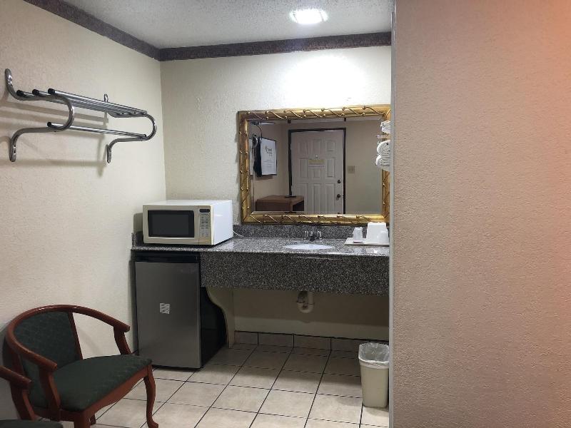 Golden Inn Dallas by Hotel O image