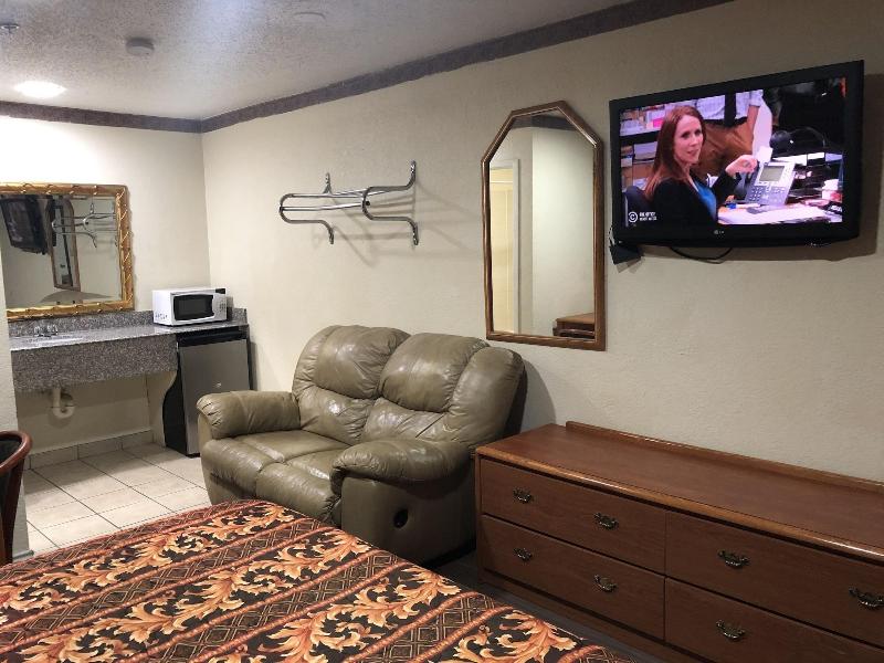 Golden Inn Dallas by Hotel O image