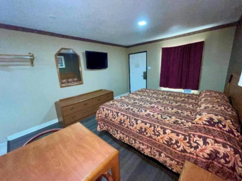 Golden Inn Dallas by Hotel O image