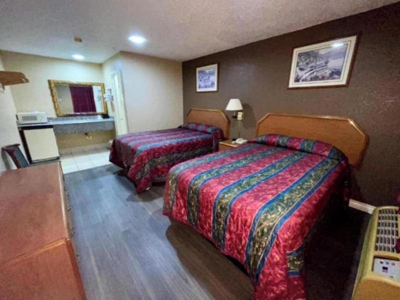 Golden Inn Dallas by Hotel O image