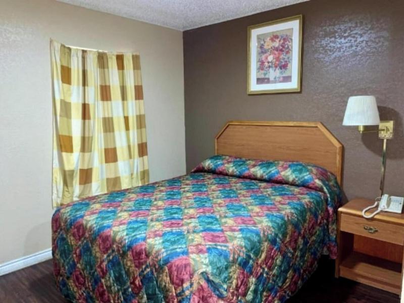 Golden Inn Dallas by Hotel O image