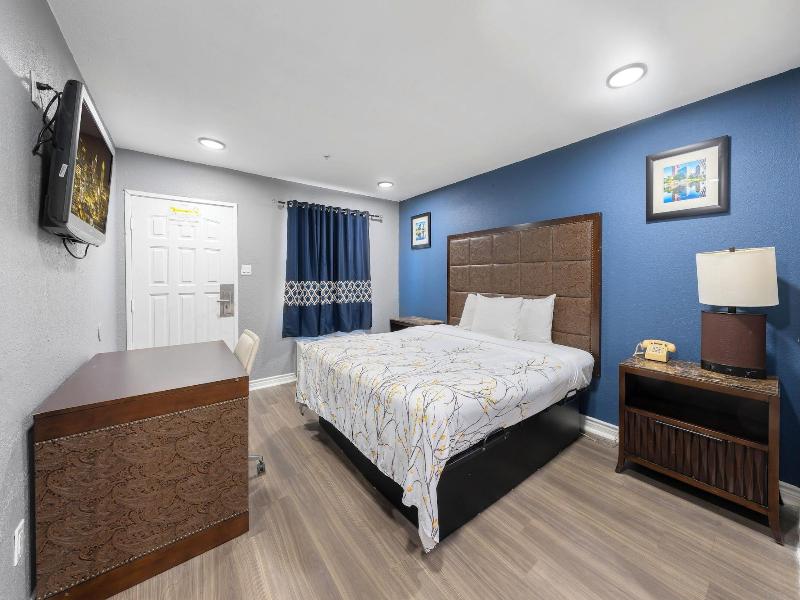 Golden Inn Dallas by Hotel O image