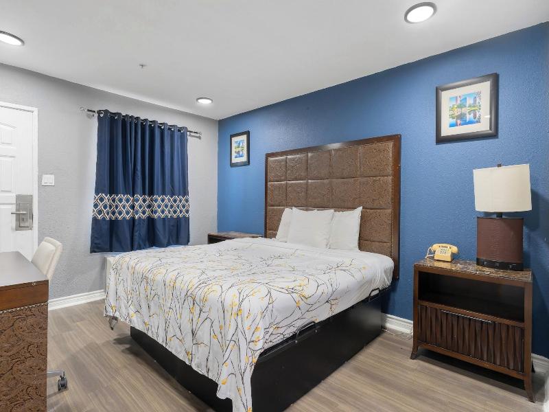 Golden Inn Dallas by Hotel O image