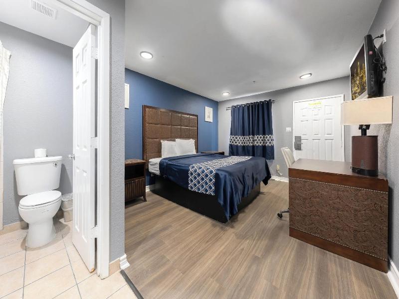 Golden Inn Dallas by Hotel O image
