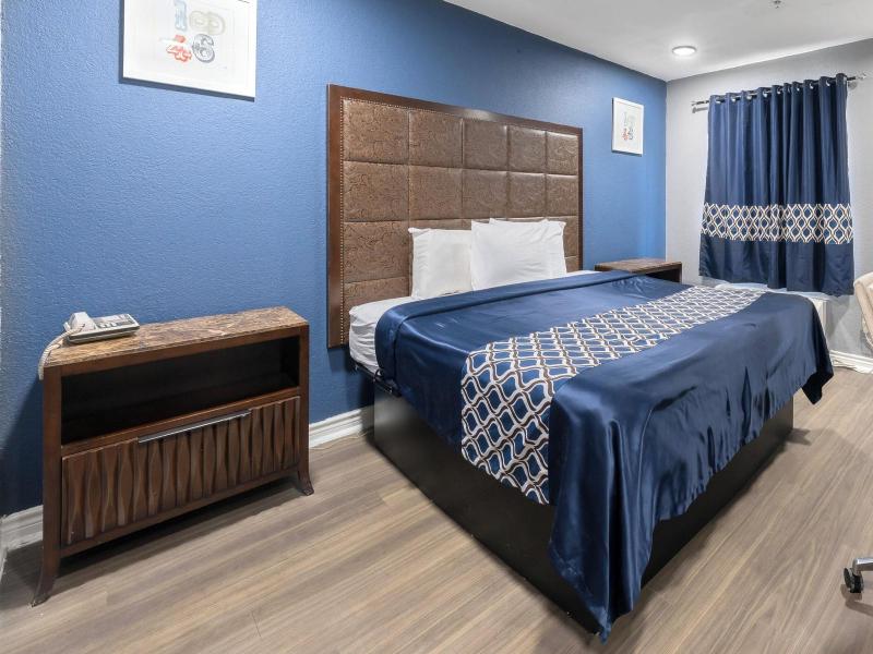 Golden Inn Dallas by Hotel O image