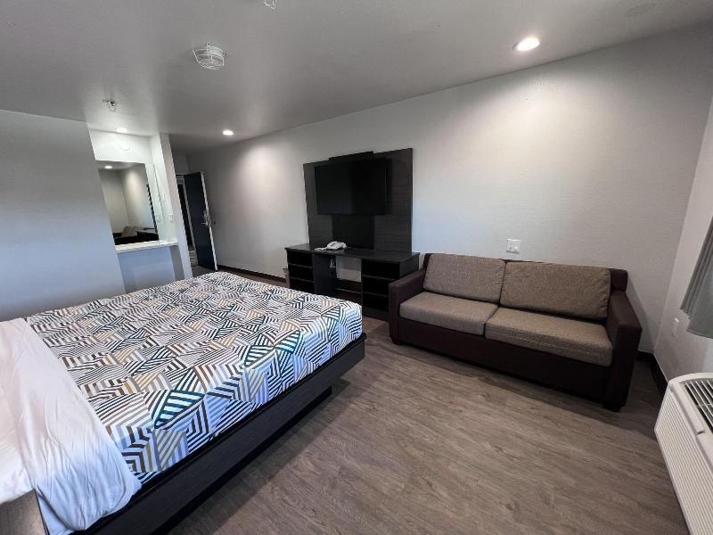 Motel 6 Bullhead City Az image