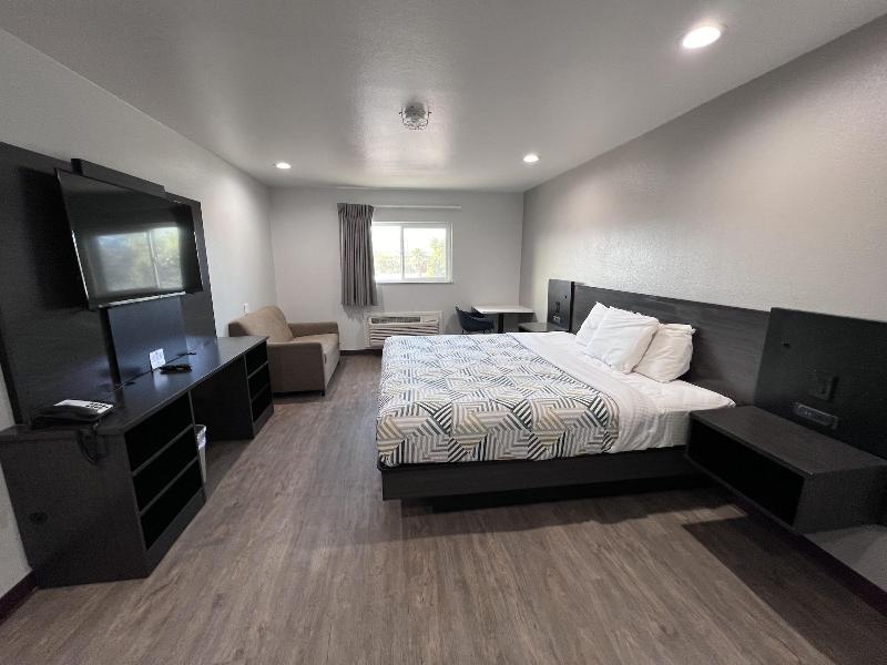 Motel 6 Bullhead City Az image