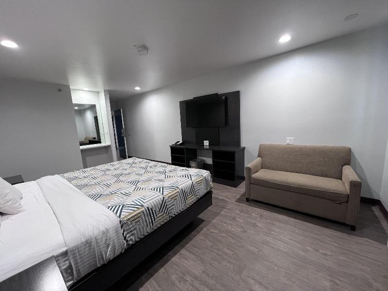 Motel 6 Bullhead City Az image