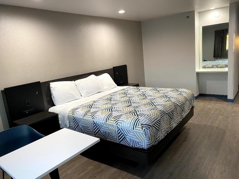 Motel 6 Bullhead City Az image