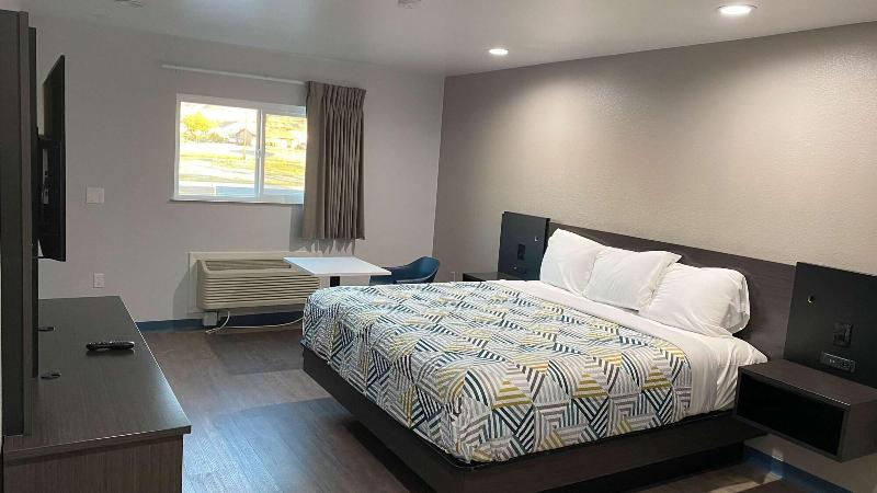 Motel 6 Bullhead City Az image