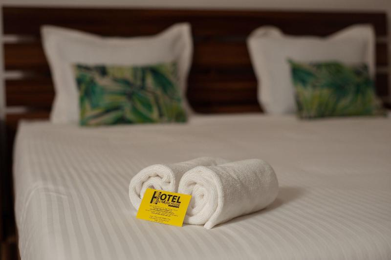 Hotel Le Pousse Pousse image