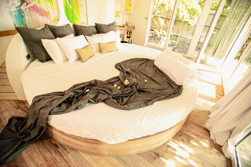 Somewhere Only We Know Resort image