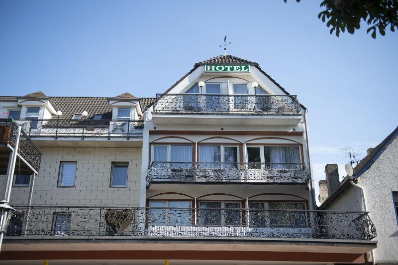 Platzhirsch Hotel image