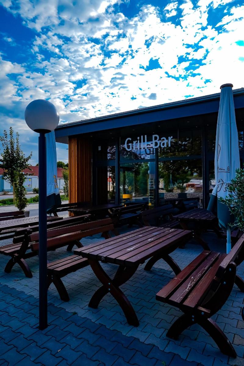 Hotel Viktorosa image
