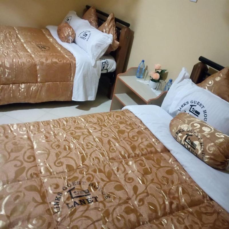 Links Guest House image