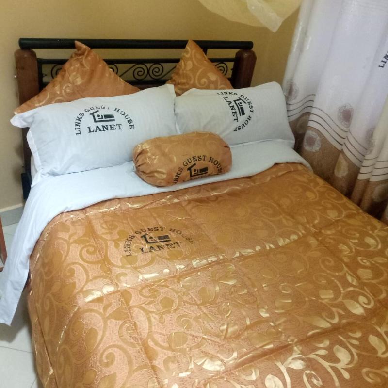 Links Guest House image