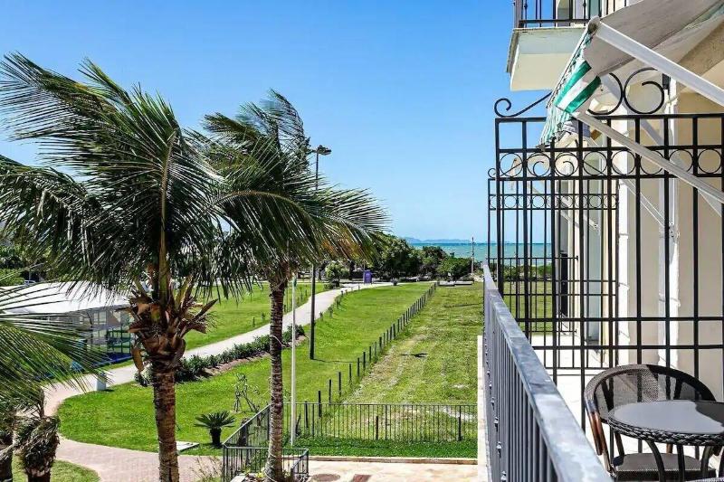 Apto Em Resort De Luxo Pra Ximo Ao Mar Ilc