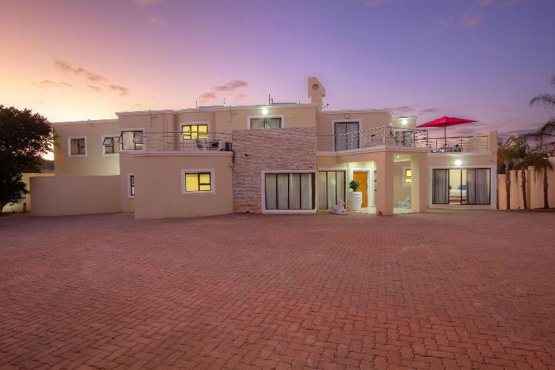 Royal Hills Lodge And Spa