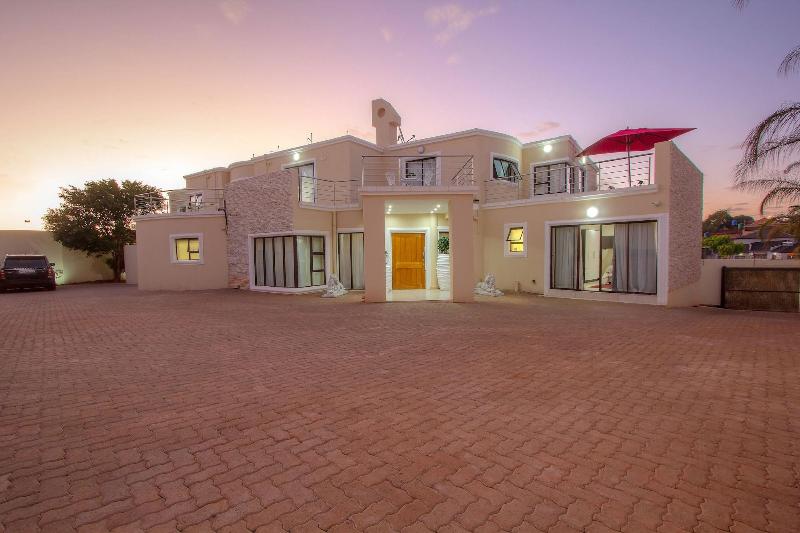 Royal Hills Lodge And Spa image
