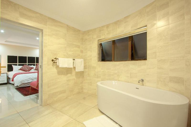 Royal Hills Lodge And Spa image