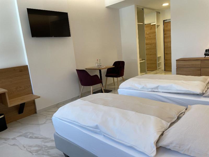 Hotel Poellners image