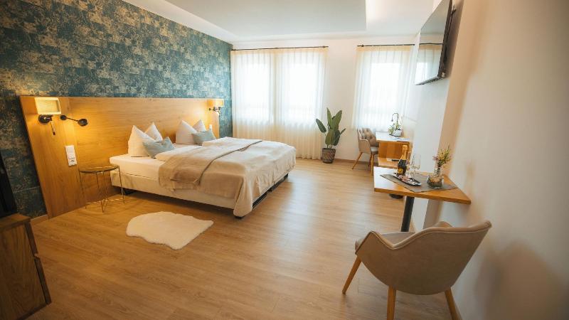 Hotel Poellners image