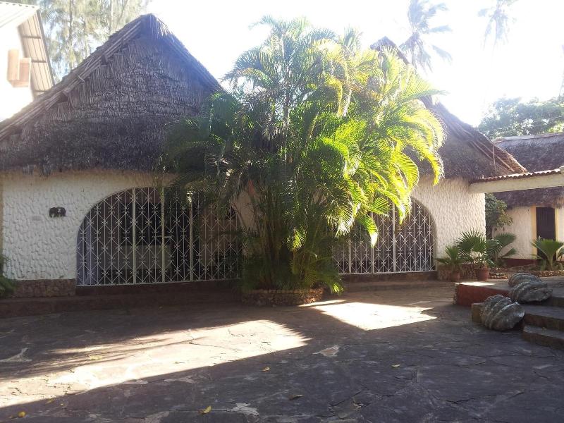 Dream Of Africa Cottages Kanamai image