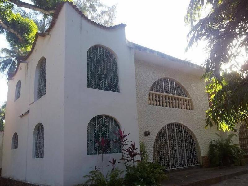 Dream Of Africa Cottages Kanamai image