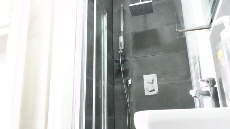Grand Airport Ensuites image