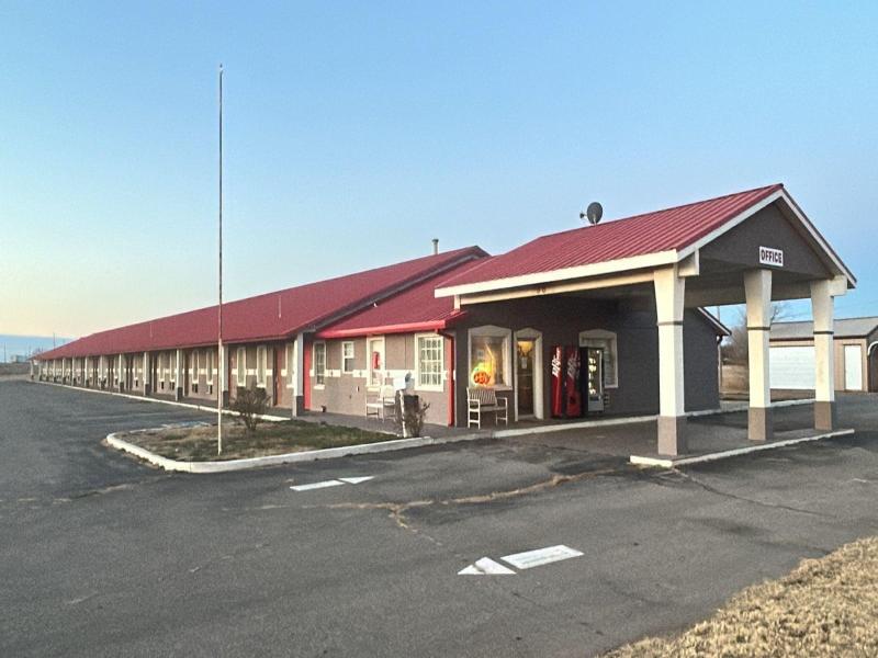 Hiway Inn Express Of Elk City — general view