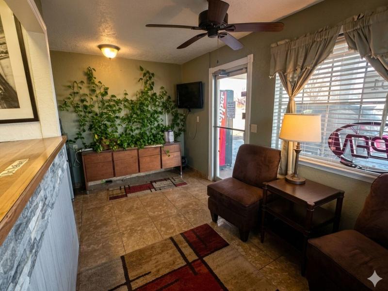 Hiway Inn Express Of Elk City