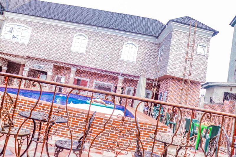 Elite Poolbar Lodge image