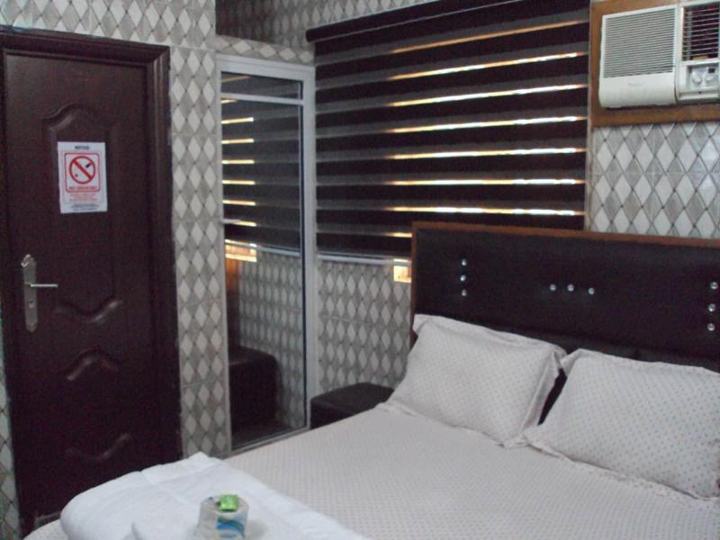 Elite Poolbar Lodge image