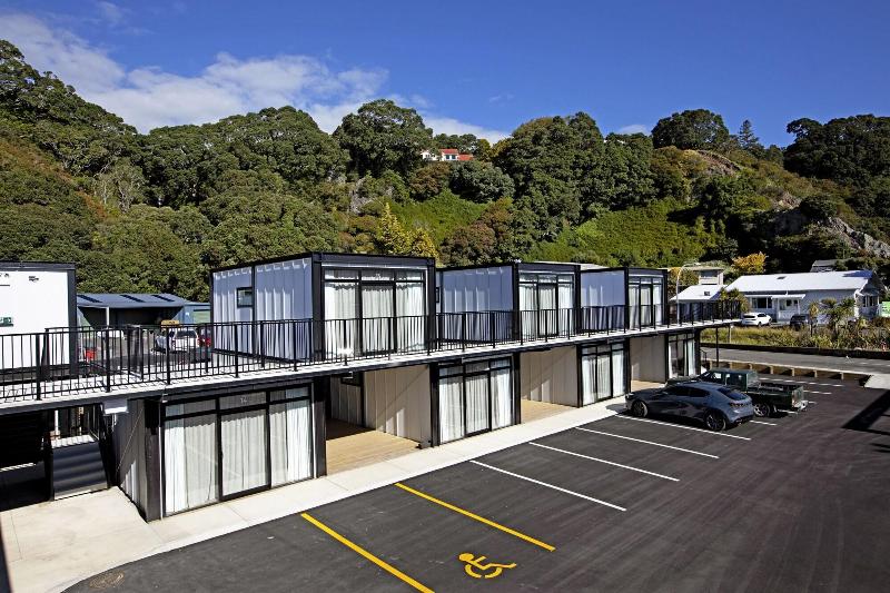 The Com Plex Motel