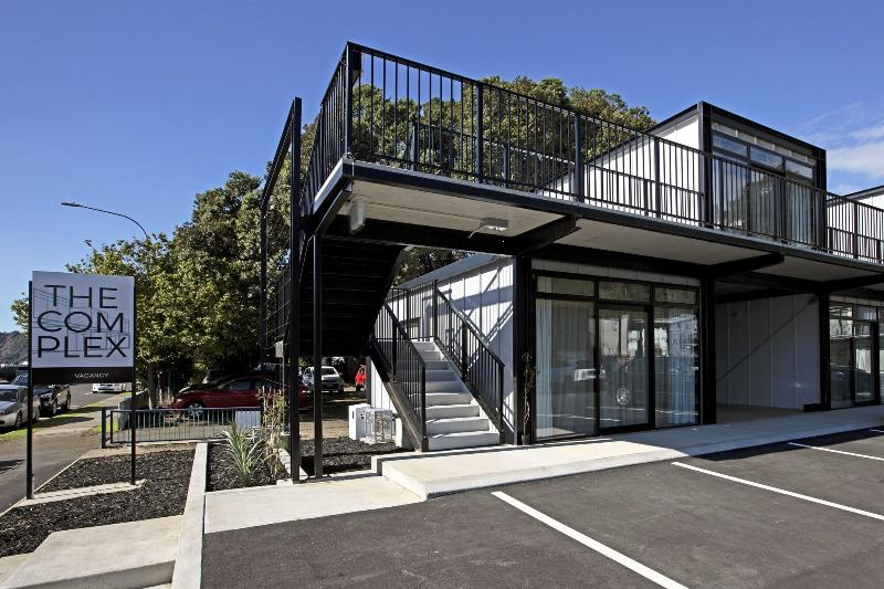 The Com Plex Motel