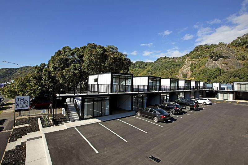The Com Plex Motel