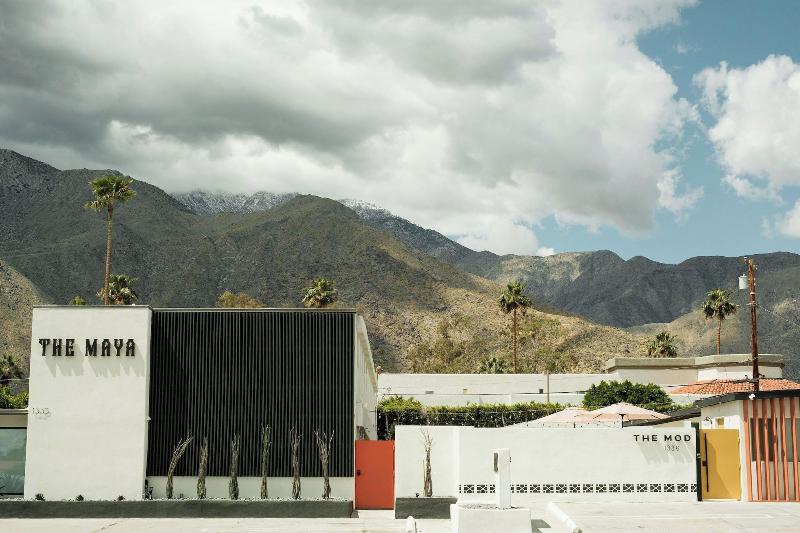 Tiki Hotel image