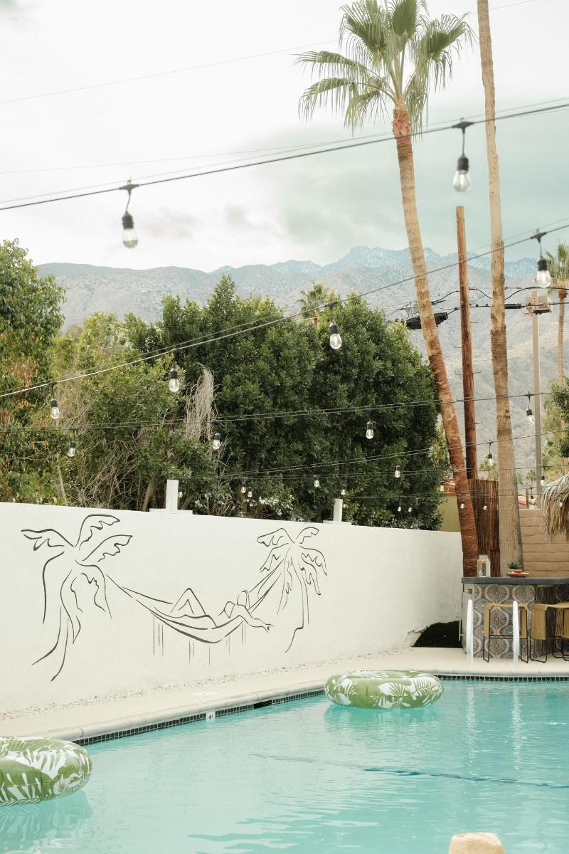 Tiki Hotel image
