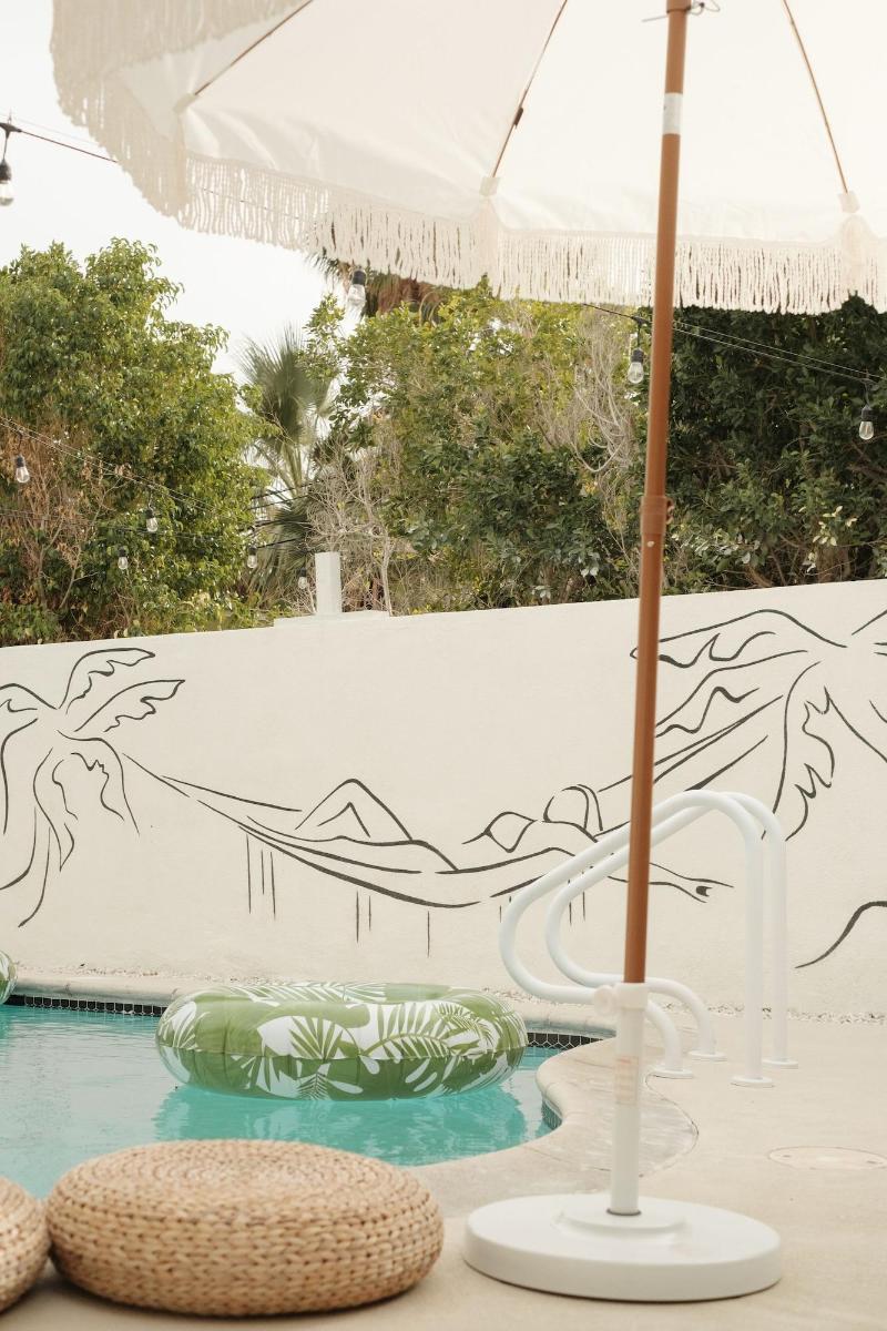 Tiki Hotel image