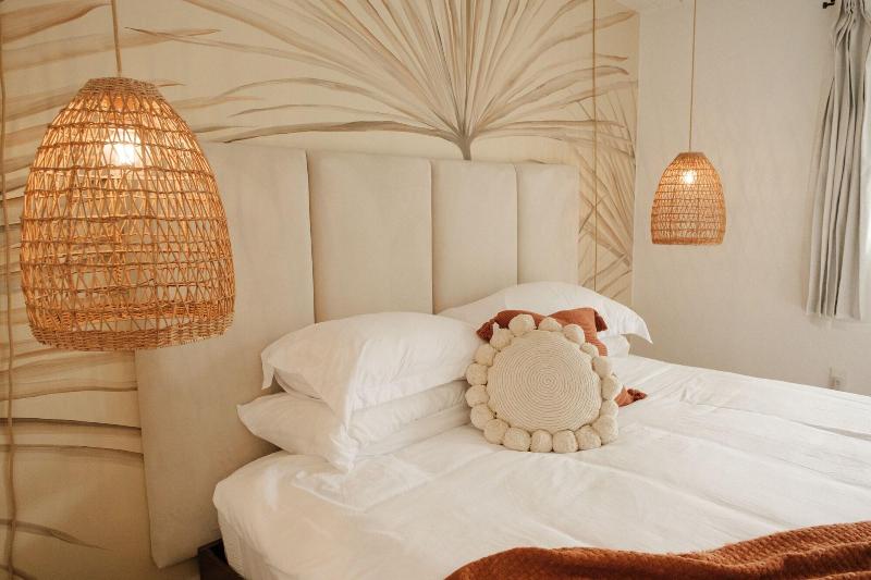 Tiki Hotel image