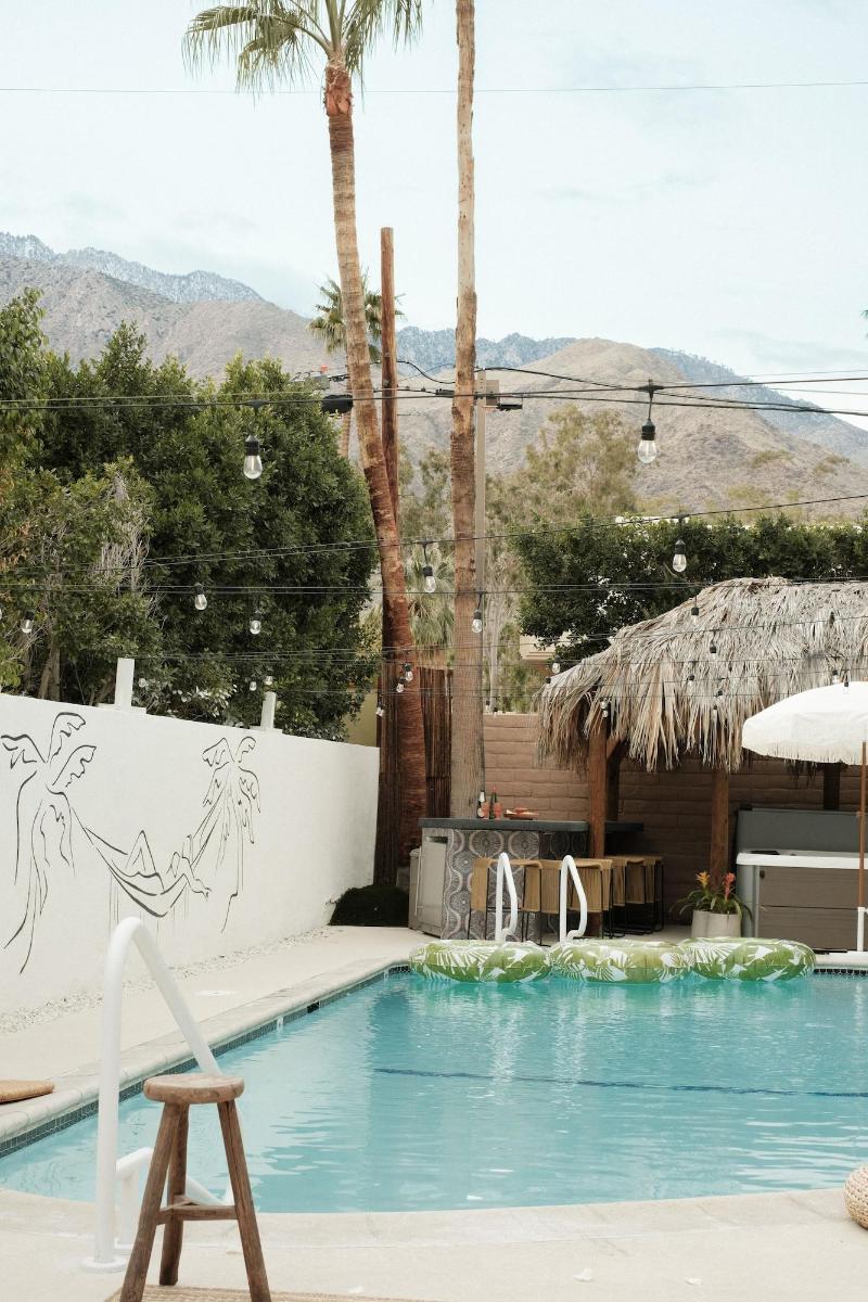 Tiki Hotel image