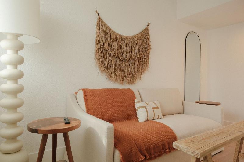 Tiki Hotel image
