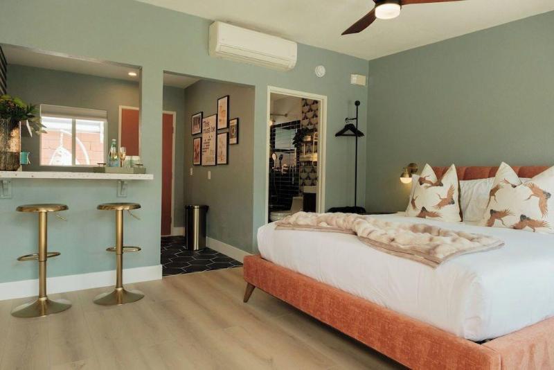 Tiki Hotel image